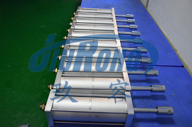 2倍可調行程倍力氣缸產品側麵圖